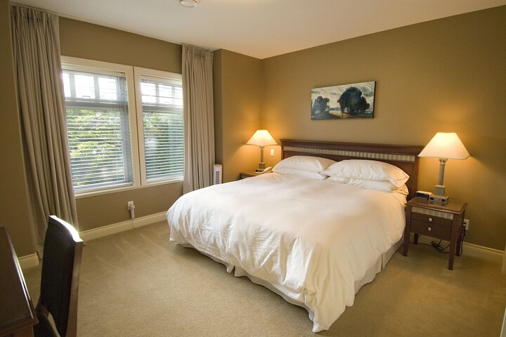 Room 25 of 57
