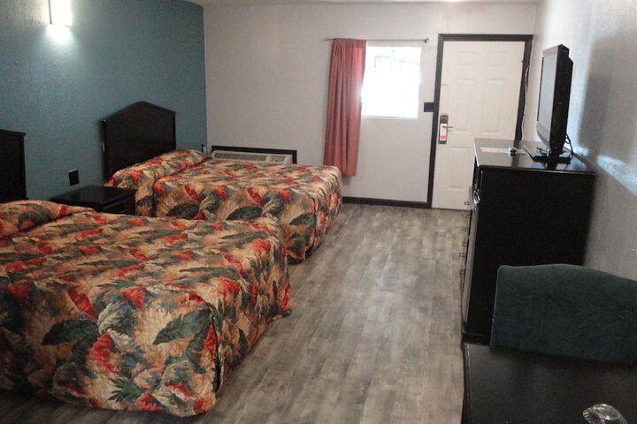 Room 13 of 31