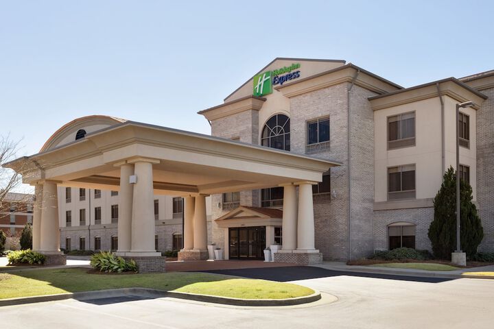 Holiday Inn Express Hotel and Suites of Opelika / Auburn by IHG