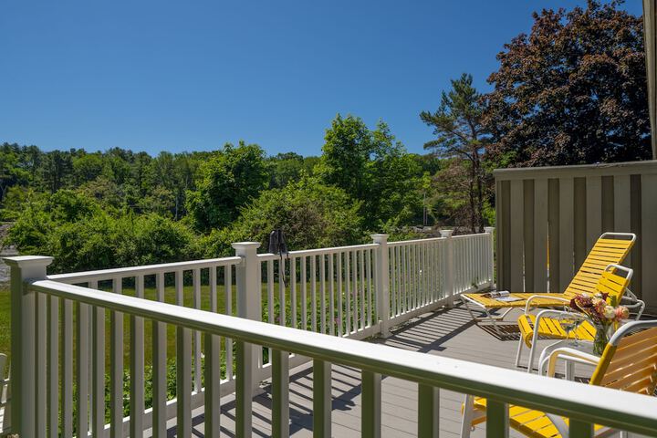 Dockside Guest Quarters & Restaurant