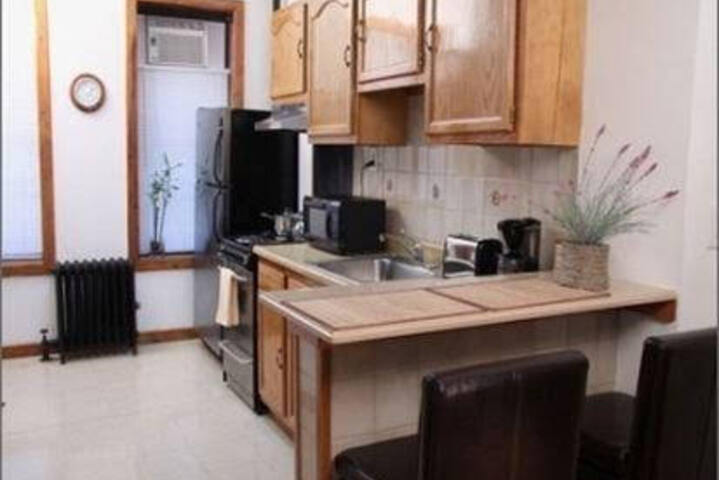 UPPER YORKVILLE SUITES