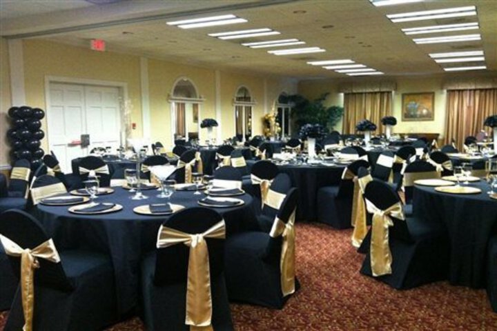 WHITE COLUMNS INN