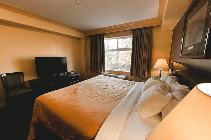 Room 25 of 44