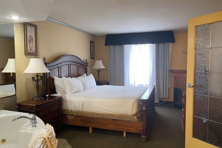 Merit Hotel & Suites