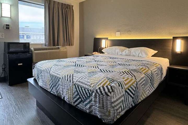 Room 7 of 29