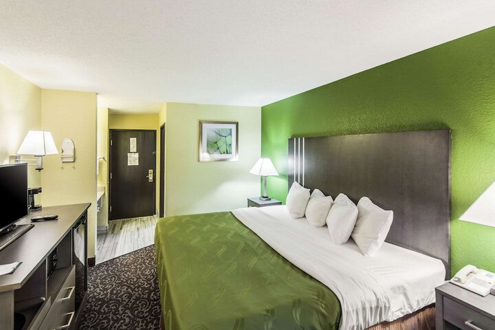 Room 20 of 38