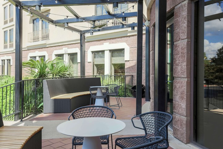 DoubleTree by Hilton Austin - University Area