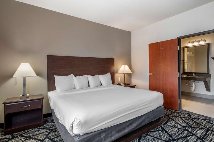 Room 25 of 42