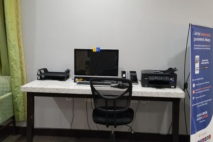 Business Center 28 of 28