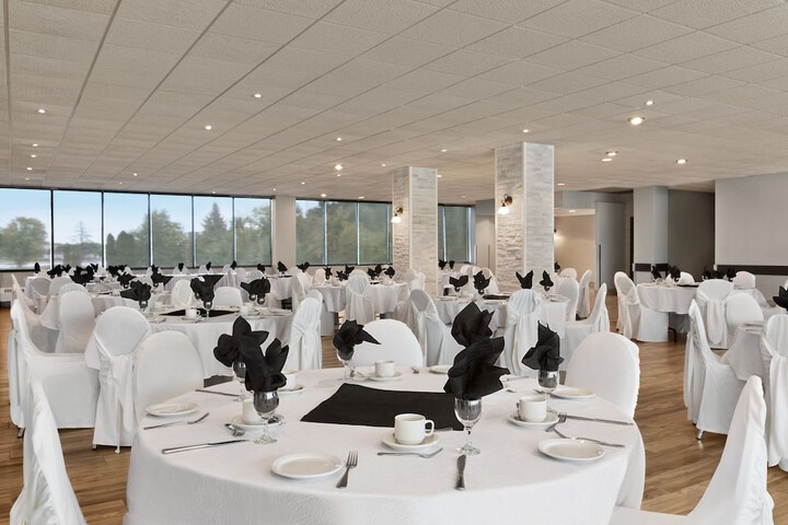 Ramada by Wyndham Belleville Harbourview Conference Centre