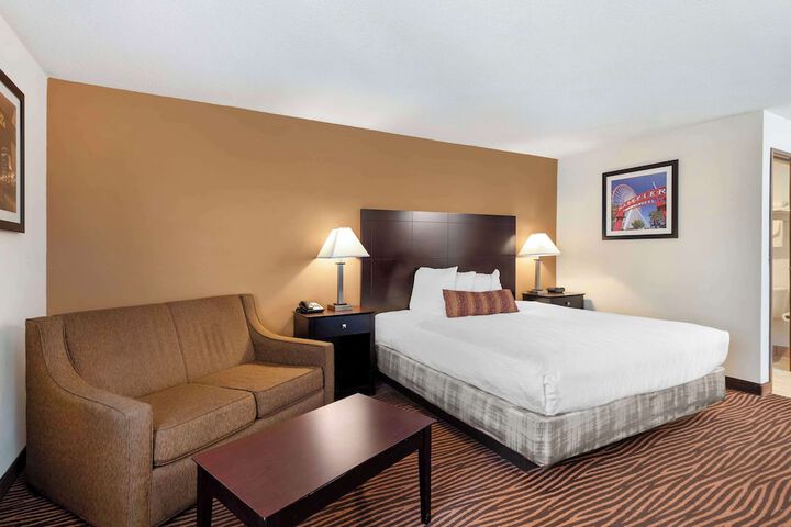 Room 17 of 27