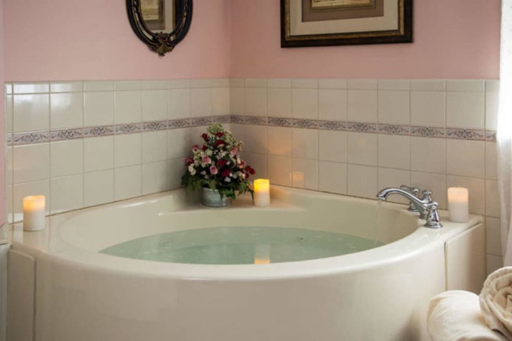 Hot Tub 73 of 85