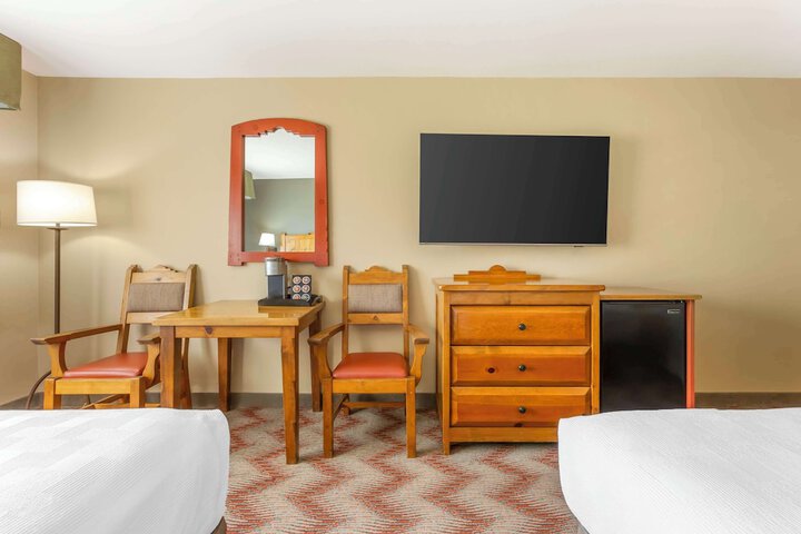 Room 16 of 34