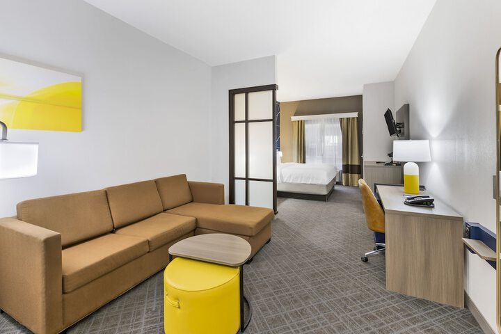 Room 9 of 27