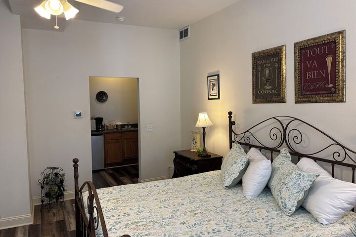 Hermann Crown Suites