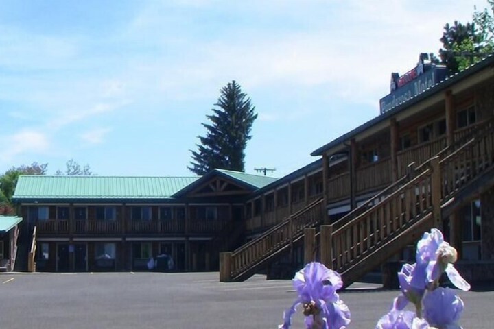 The Ponderosa Motel