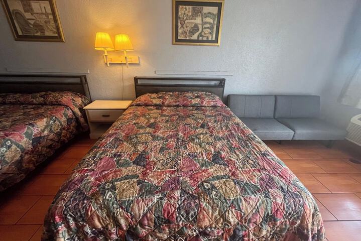Room 22 of 40
