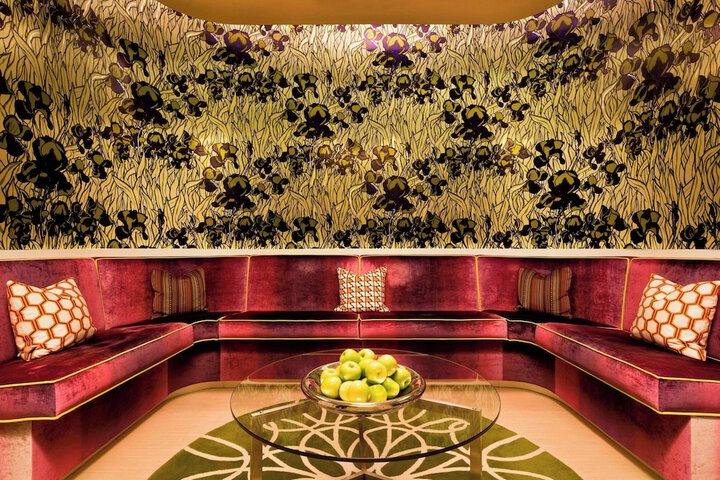 Lounge 182 of 197