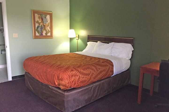 Room 20 of 29