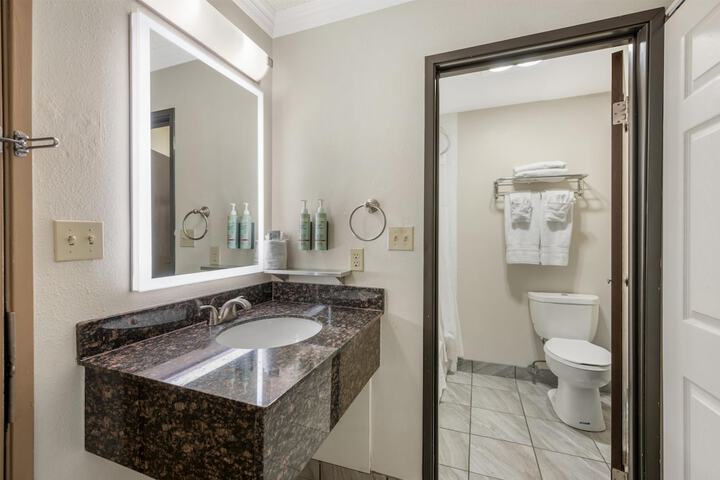 Best Western Airport Albuquerque InnSuites Hotel & Suites