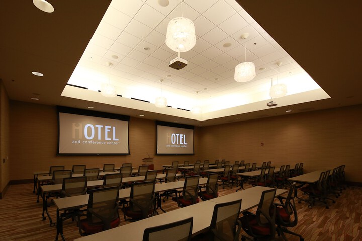 I Hotel & Illinois Conference Center