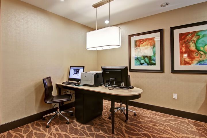 Business Center 36 of 36