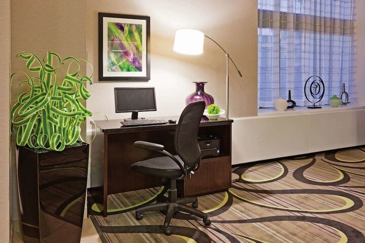 Business Center 43 of 44
