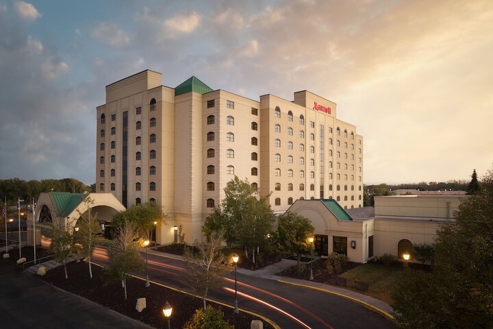 Hotel 2 of 75