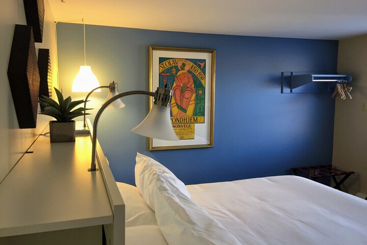 Room 73 of 163