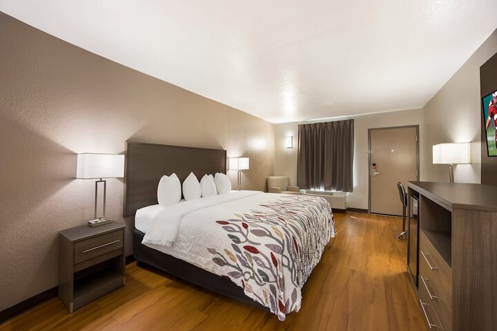 Room 25 of 34