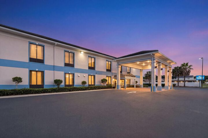 Baymont by Wyndham Savannah / Garden City