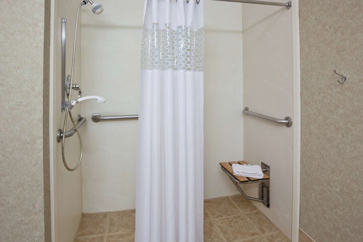 Room 17 of 25