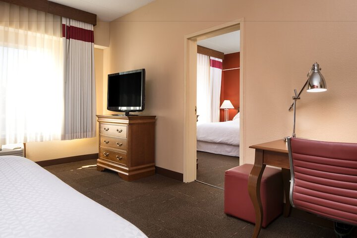 Room 34 of 39