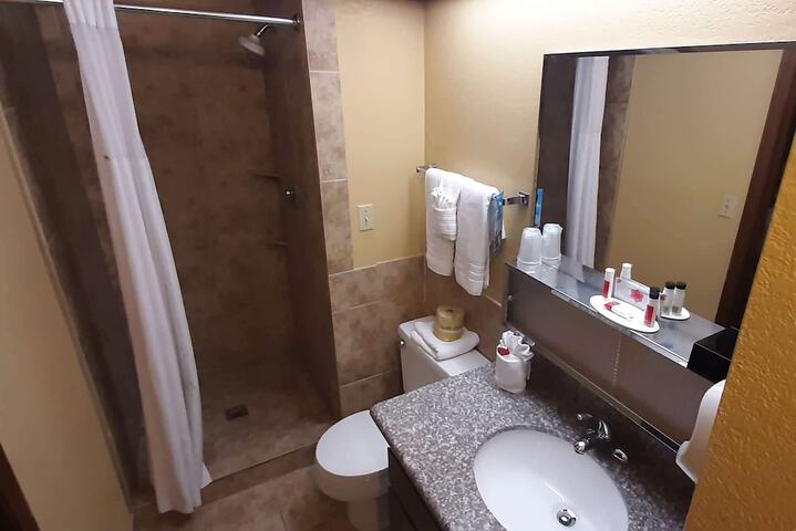 Room 21 of 28