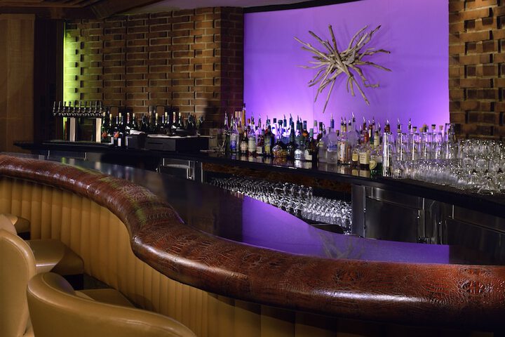 Lounge 47 of 60