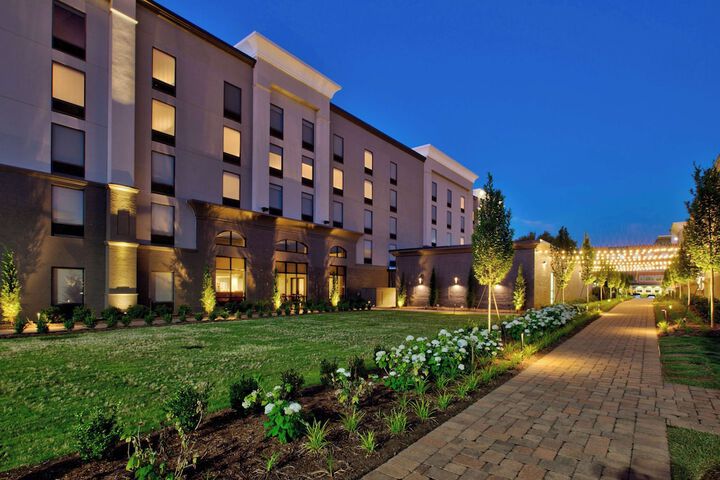 Hotel Exterior 26 of 26