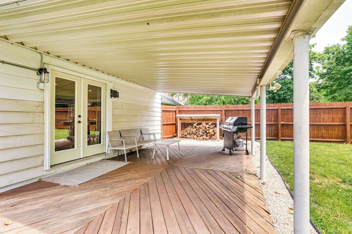 Fenced Backyard Grill & Deck: Bernville Home!
