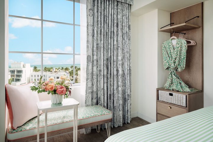 Room 52 of 119