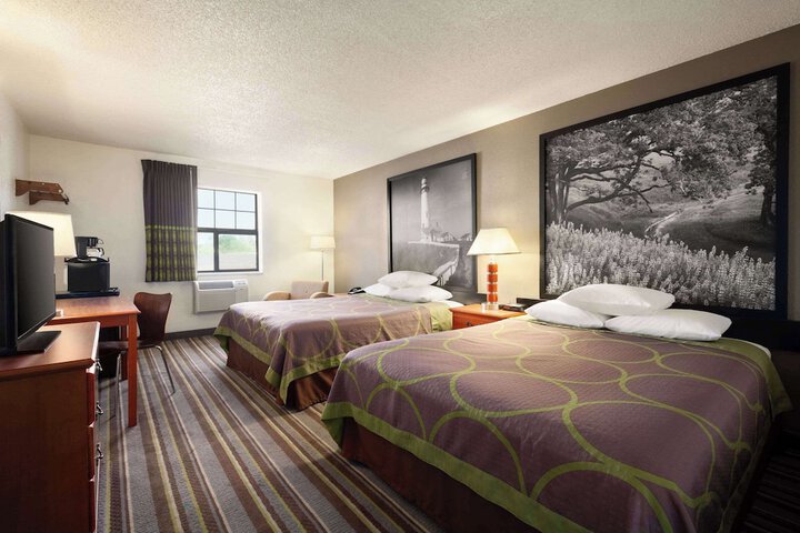 Super 8 by Wyndham Colorado Springs / Afa Area