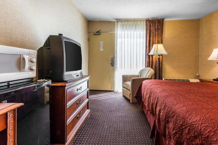 Room 32 of 64