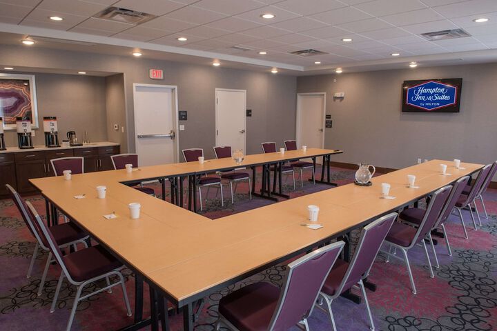 Hampton Inn & Suites Bay City