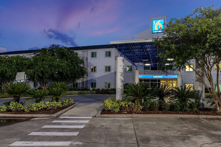 Hotel 7 of 34