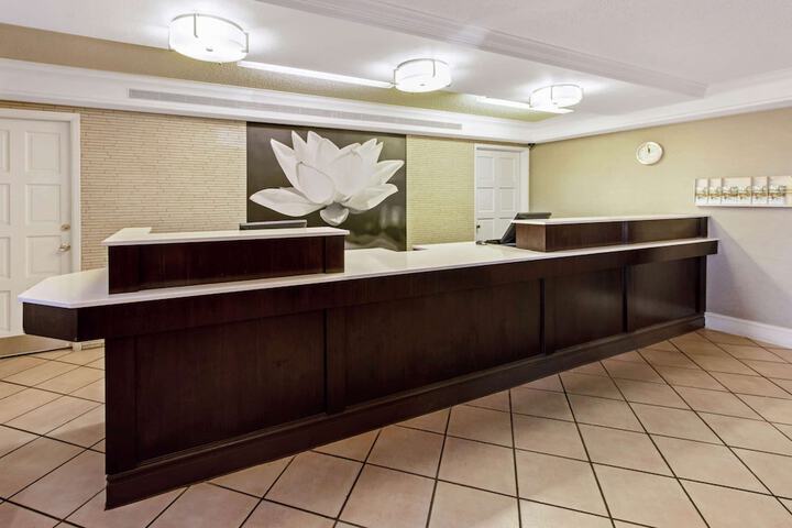 Hotel Interior 6 of 29