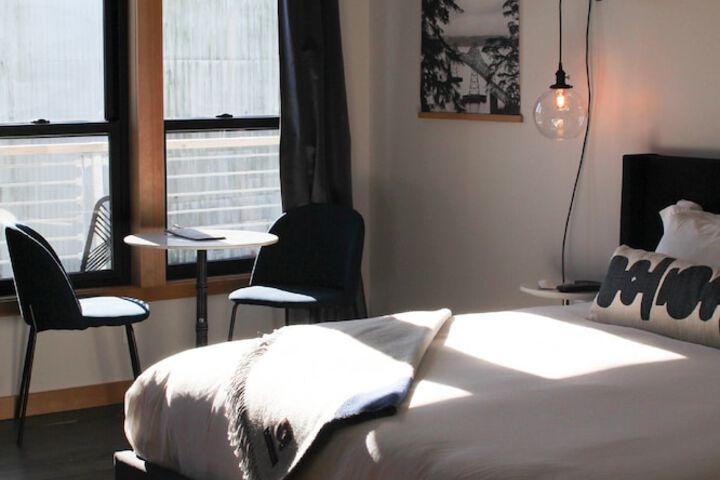Room 122 of 159