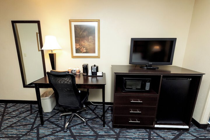 Quality Inn & Suites Marinette