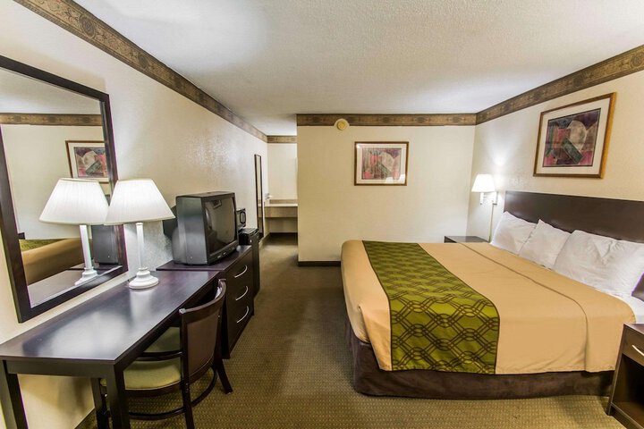 Room 15 of 19