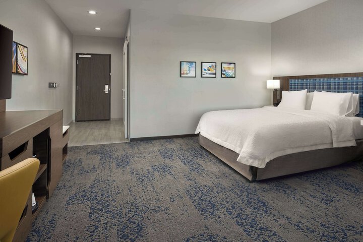 Room 13 of 35