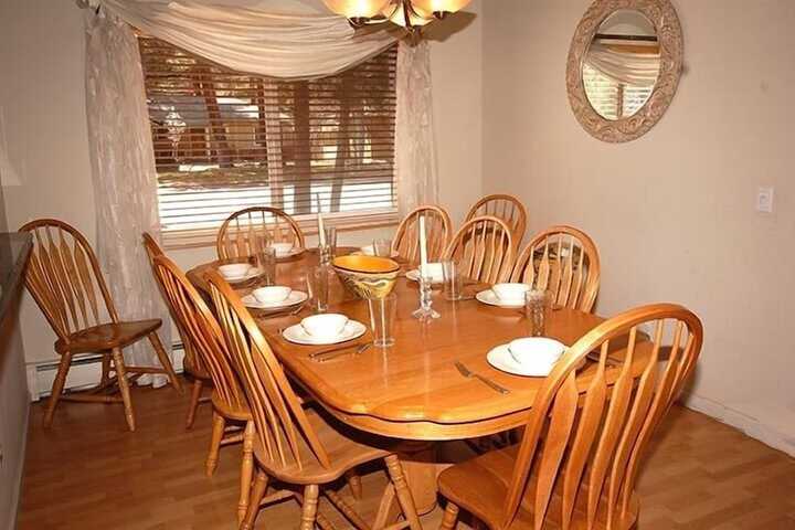 Dining 10 of 12