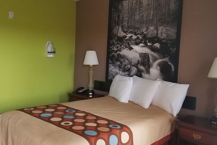 Room 9 of 20