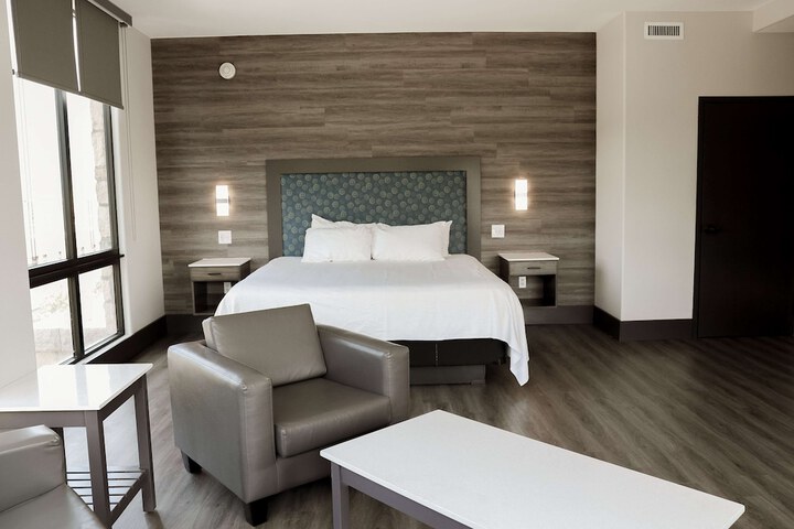 Room 140 of 174